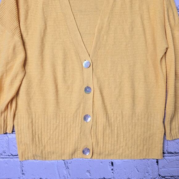 Christian Siriano Linen Blend Butter Yellow Button V-Neck Cardigan Size Medium - Picture 4 of 11